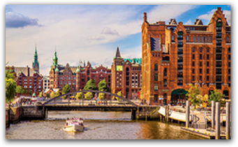 Die Barkassentour durch die historische Speicherstadt ist ein einmaliges Erlebnis.